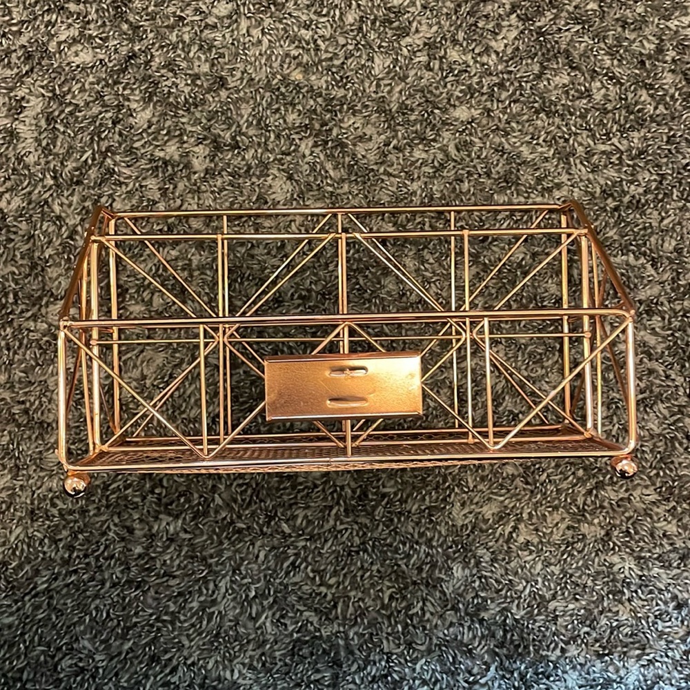 Rose gold desk, organizer